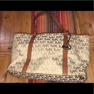 Michael Kors weekend Tote. Authentic